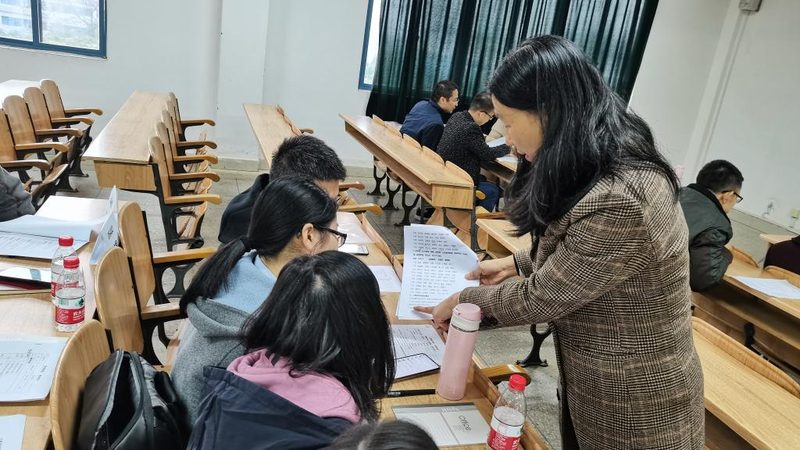 叉车证办理：流程解析与费用一览